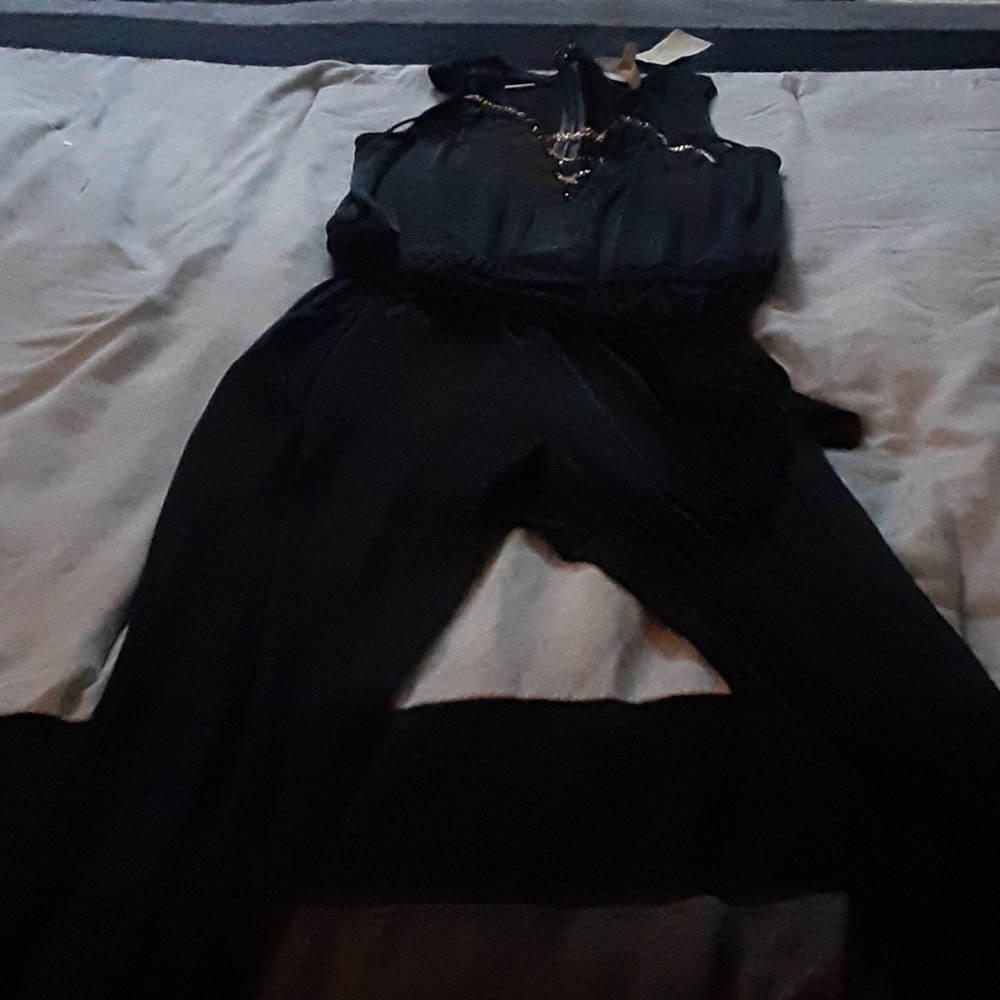 Clothes - Picture 3 of 3